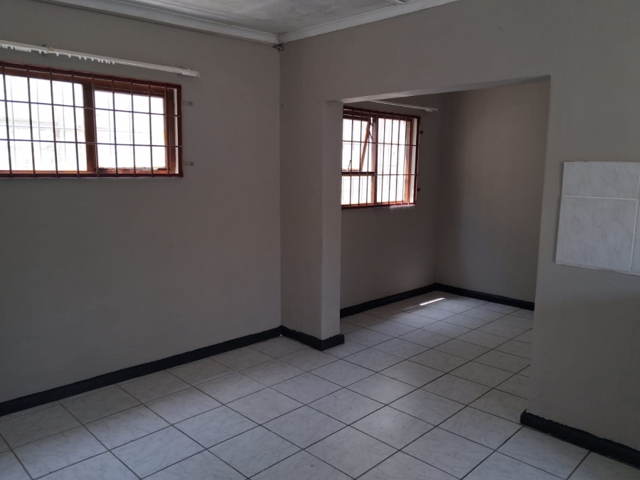 To Let 1 Bedroom Property for Rent in Quigney Eastern Cape